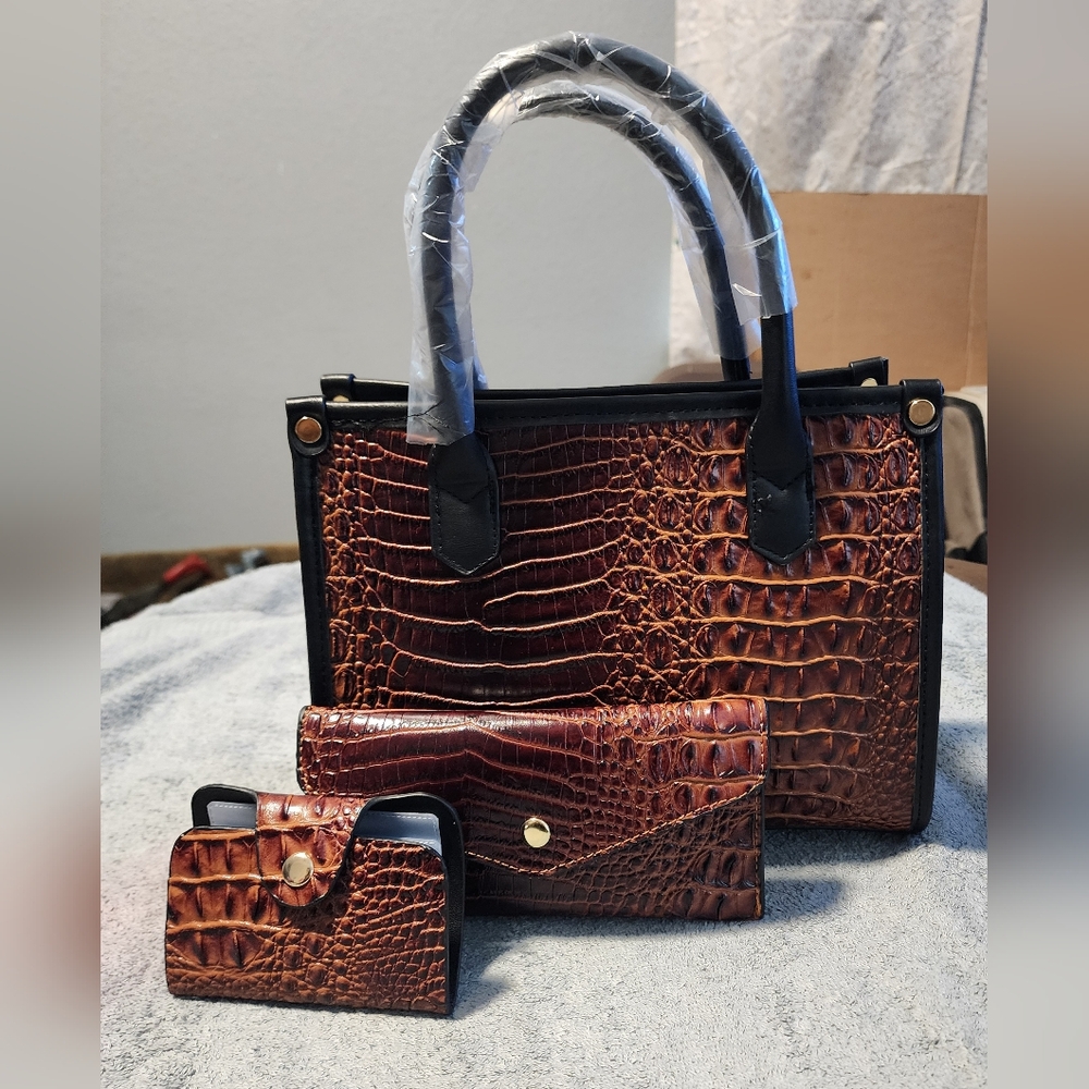 NEW!! CROCODILE STYLE PATTERN HANDBAG- BROWN  3pcs set